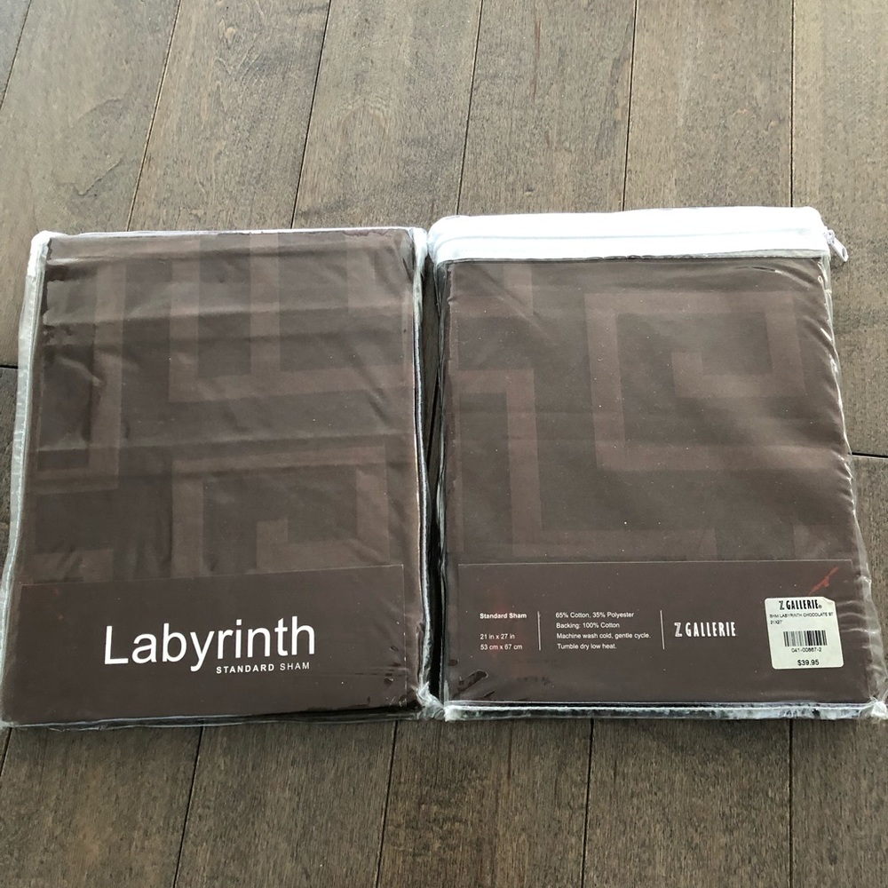 NWT Z Gallerie 2 Standard Pillow Shams Chocolate